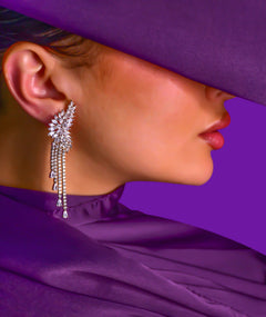 WHITE FLORAL DROP SILVER EARRINGS | أقراط فضة متدلية بأحجار