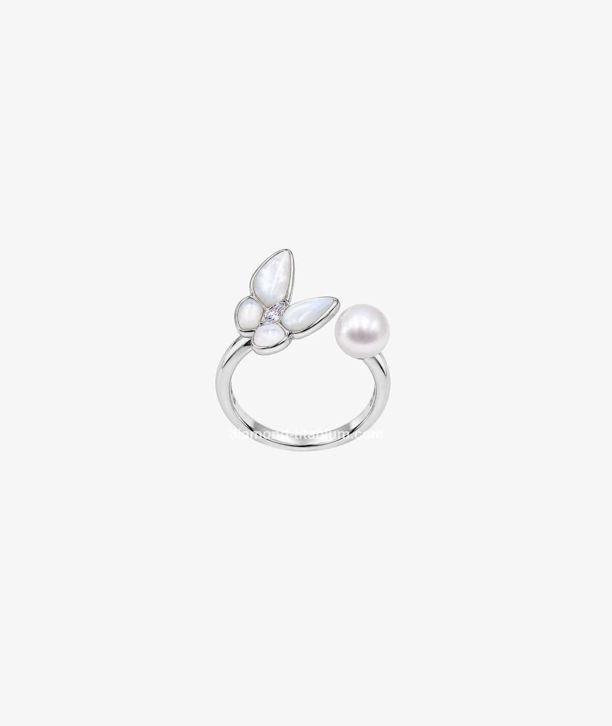 MOTHER OF PEARL FLORAL SILVER RING | خاتم فضة بتصميم زهري من أم اللؤلؤ