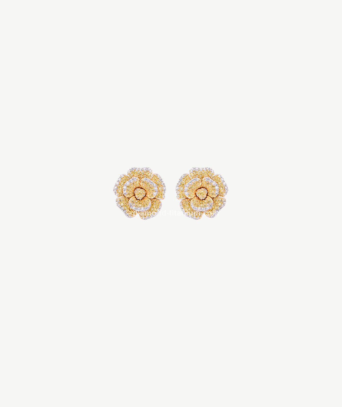 GOLD-PLATED FLORAL SILVER EARRINGS | أقراط فضة مطلية بالذهب بتصميم زهري