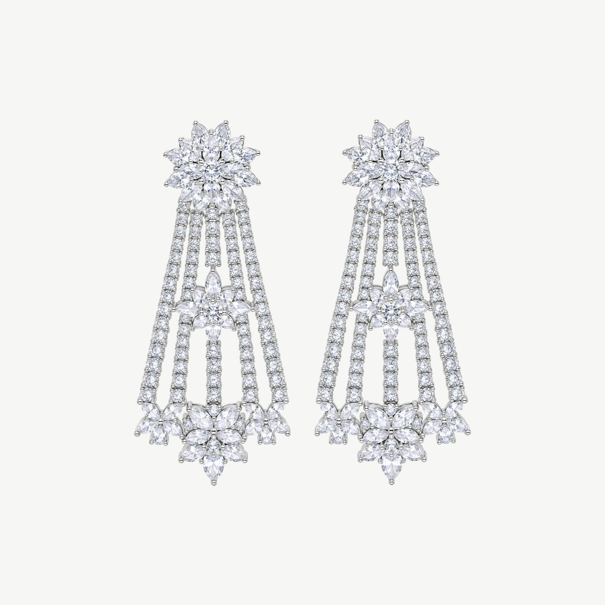 WHITE FLORAL SILVER EARRINGS | أقراط فضة بيضاء بتصميم زهري