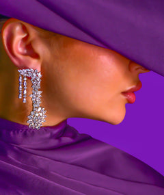 WHITE FLORAL SILVER EARRINGS | أقراط فضة بيضاء بتصميم زهري