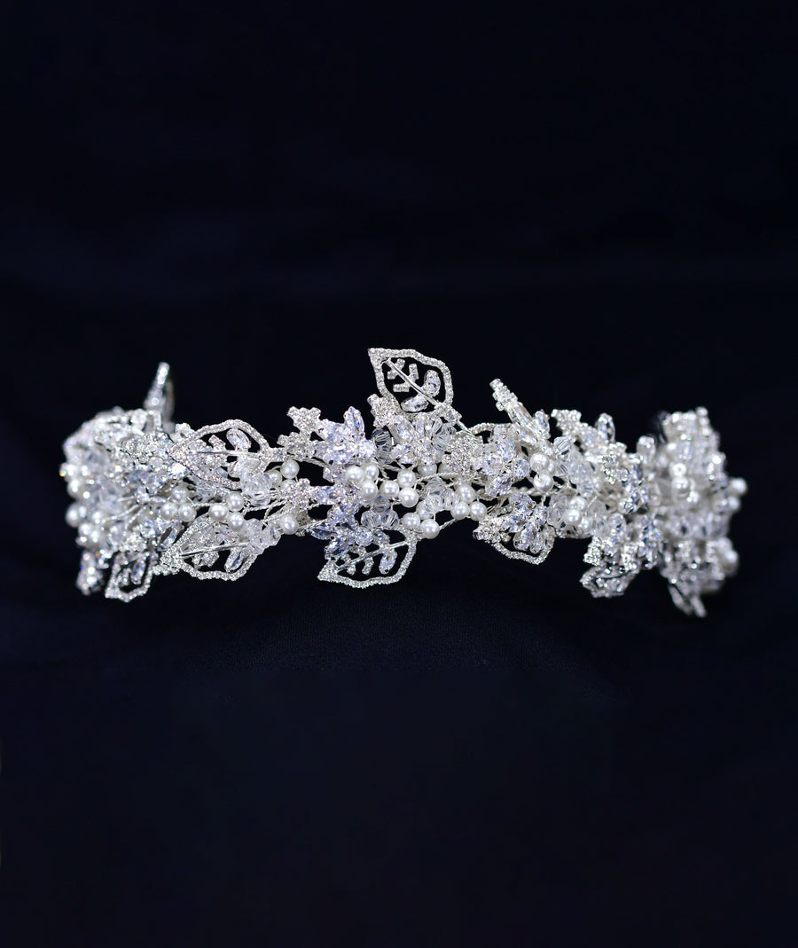 ELEGANT HANDMADE BRIDAL WEDDING HEADPIECE | قطعة شعر عرائسية أنيقة مصنوعة يدويًا