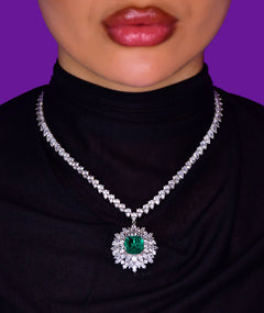GREEN STONE SILVER NECKLACE | قلادة فضة بحجر أخضر
